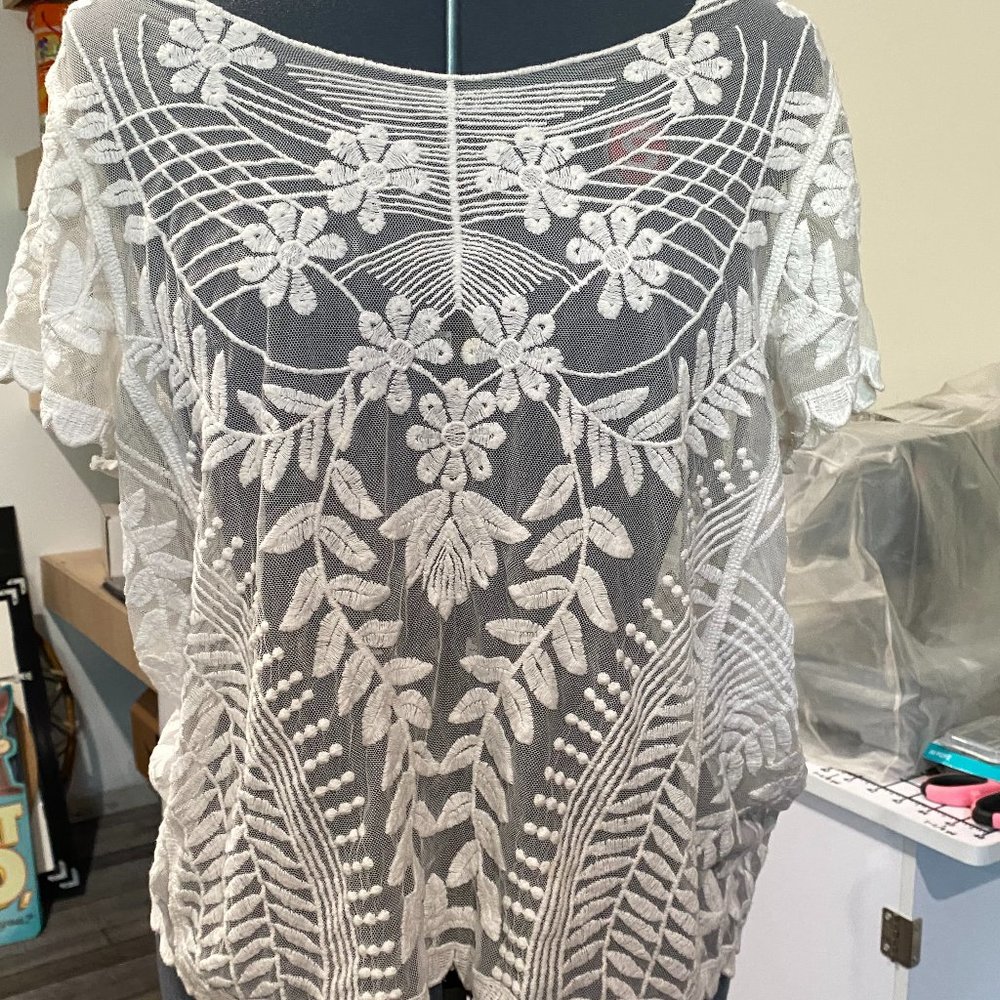 Embroidered Daisy Top Size L